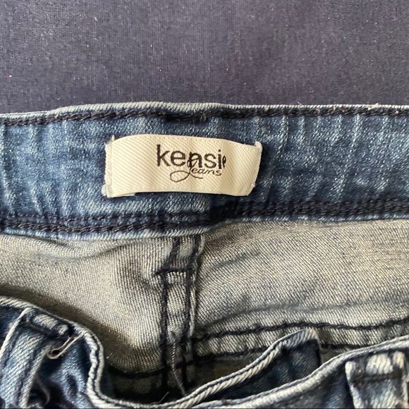 Kensie knee ripped mid rise blue jeans tight fit - Picture 5 of 9